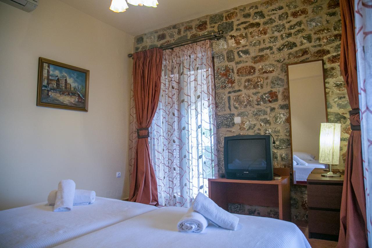Hotel Sophia Limeni View à Areópoli Extérieur photo
