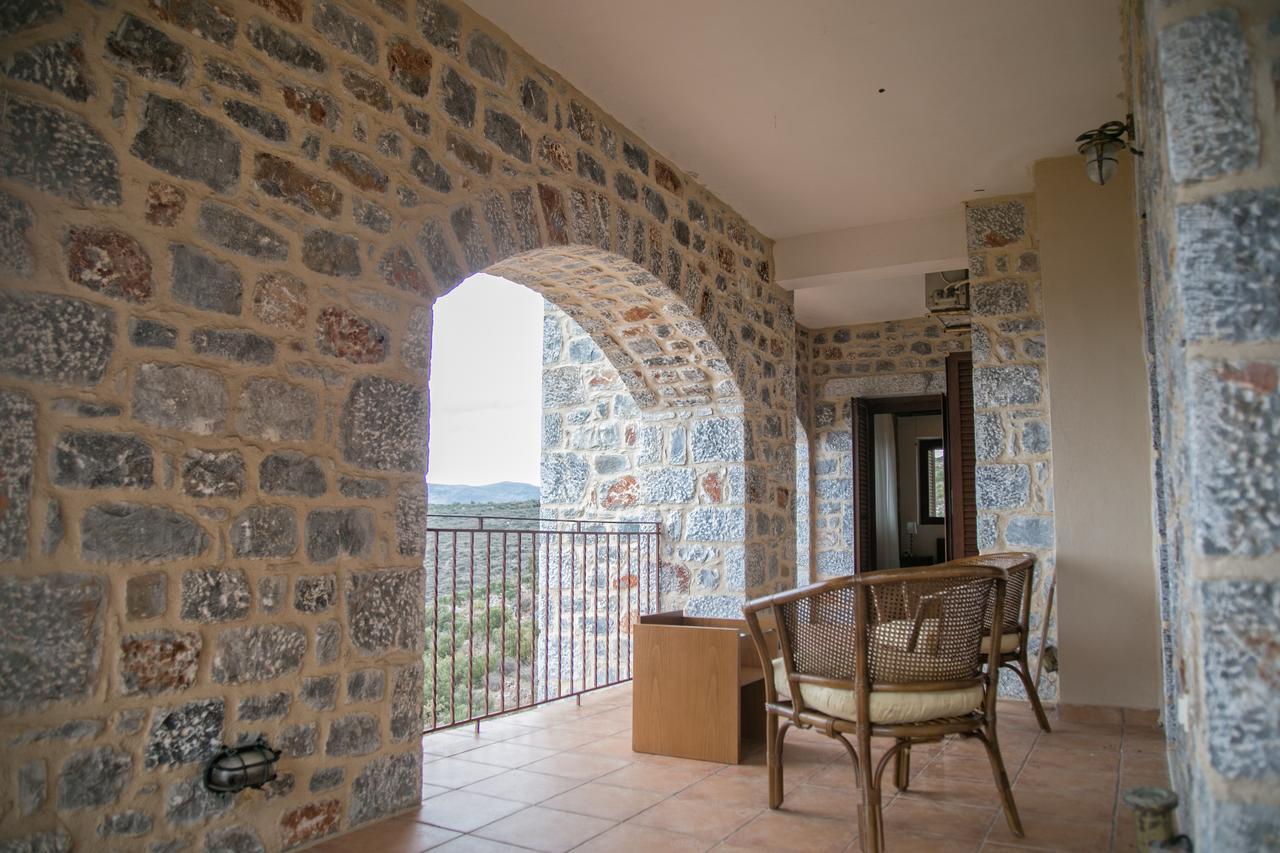 Hotel Sophia Limeni View à Areópoli Extérieur photo