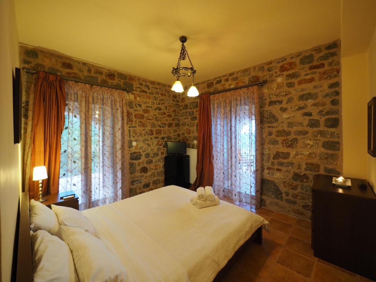 Hotel Sophia Limeni View à Areópoli Extérieur photo