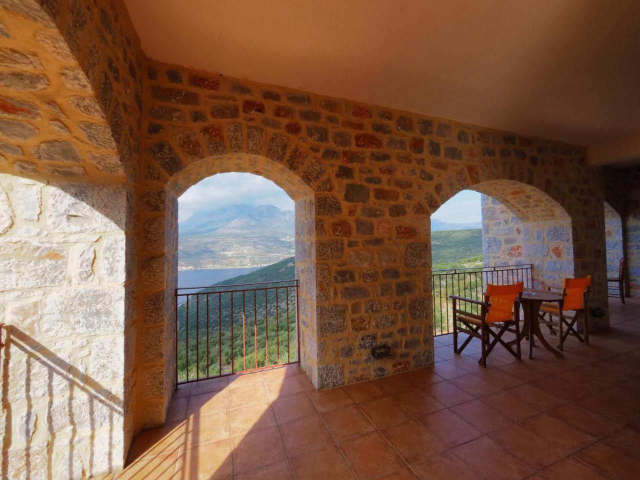 Hotel Sophia Limeni View à Areópoli Extérieur photo
