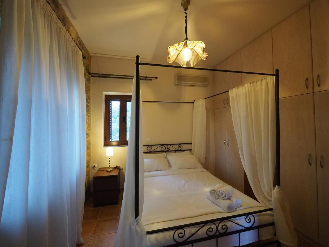 Hotel Sophia Limeni View à Areópoli Extérieur photo
