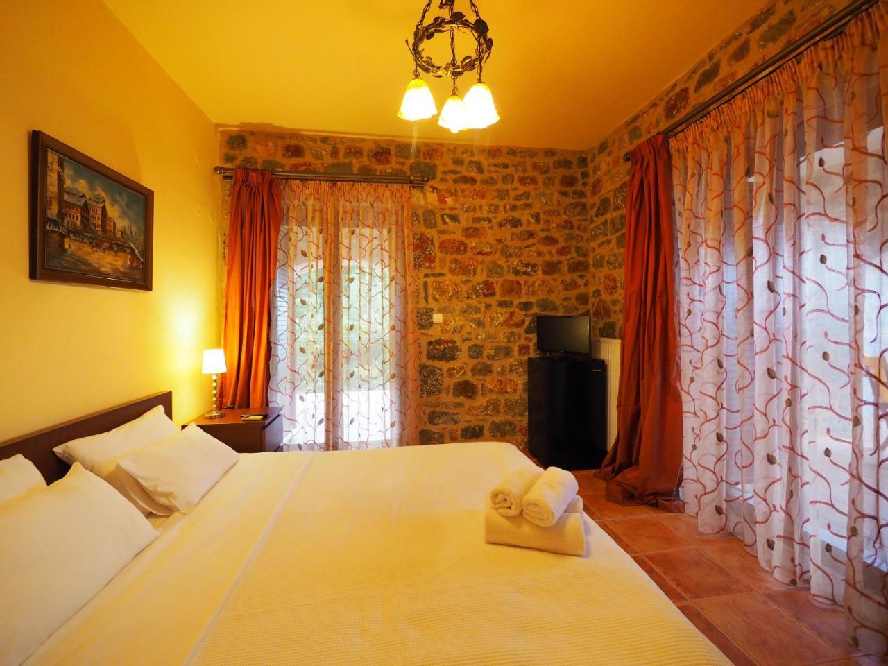 Hotel Sophia Limeni View à Areópoli Extérieur photo