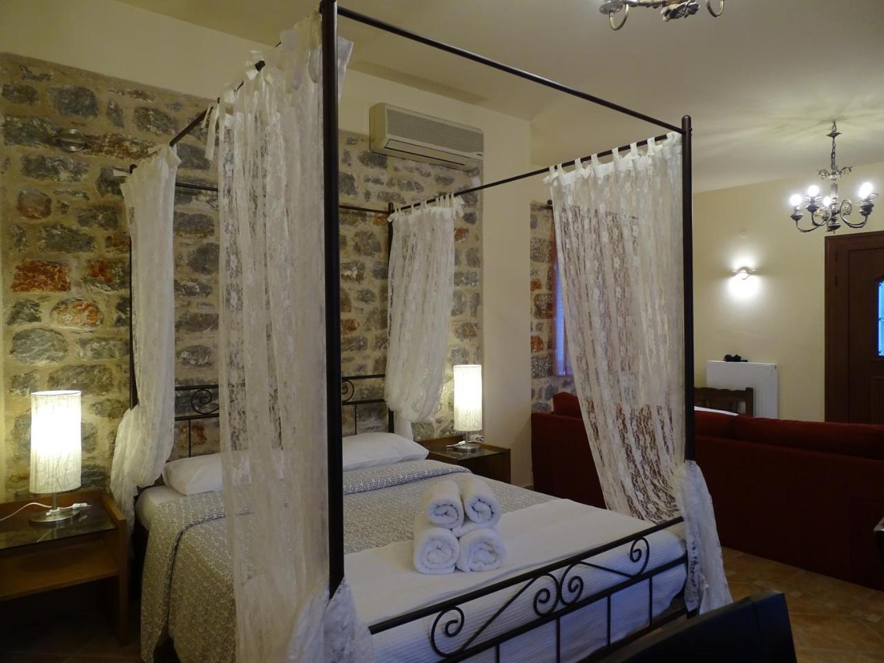 Hotel Sophia Limeni View à Areópoli Extérieur photo